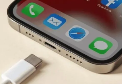 武安苹果15维修分享iPhone15改USB-C接口后能和安卓用户互借充电器吗